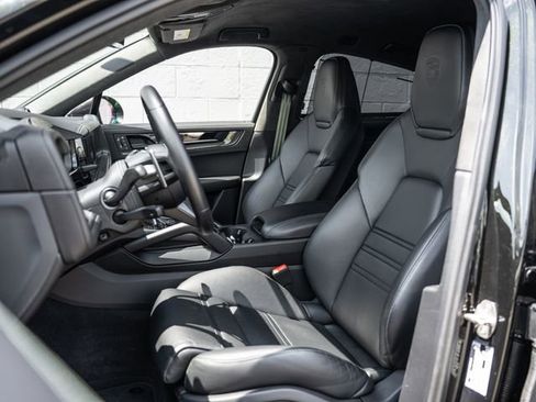 Certified 2024 Porsche Cayenne Turbo GT AWD/4WD image 5