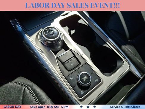 Certified 2020 Ford Explorer XLT w/ Equipment Group 202A AWD/4WD image 22