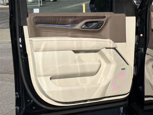 Used 2023 GMC Yukon XL Denali image 24