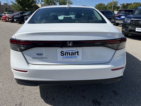 Used 2025 Honda Accord LX image 10