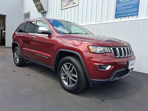 Used 2018 Jeep Grand Cherokee Limited AWD/4WD image 7