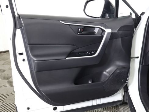 Used 2025 Toyota RAV4 LE AWD/4WD image 19