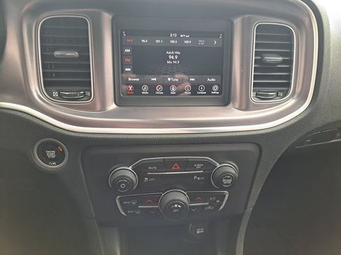 Used 2020 Dodge Charger SXT RWD image 15