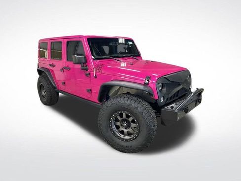 Used 2016 Jeep Wrangler Unlimited Rubicon w/ Connectivity Group image 32