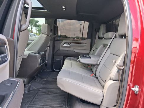Used 2026 GMC Sierra 1500 SLT AWD/4WD image 27