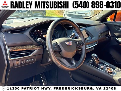 Used 2019 Cadillac XT4 Sport AWD/4WD image 4