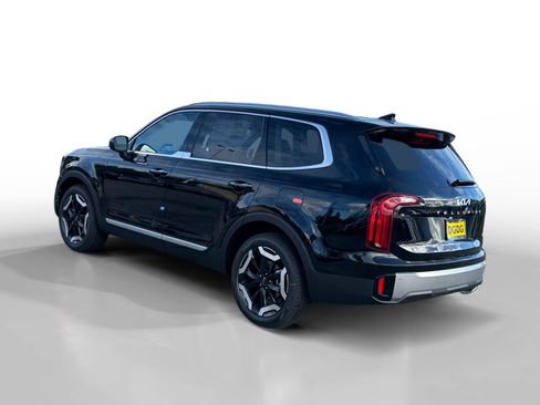 New 2025 Kia Telluride S image 3