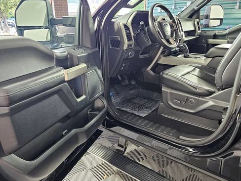 Used 2018 Ford F150 Lariat w/ Equipment Group 502A Luxury AWD/4WD image 15