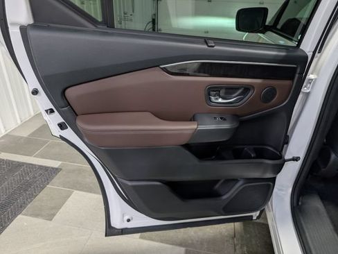 Used 2023 Honda Pilot Elite image 9
