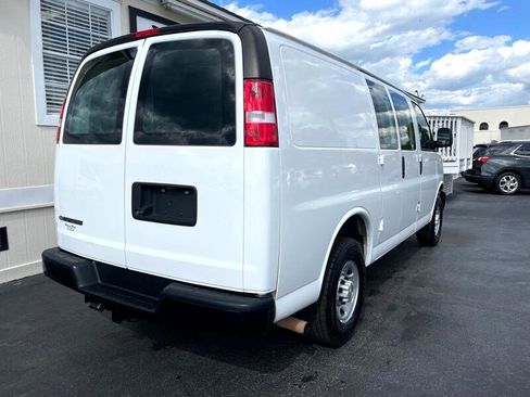 Used 2020 Chevrolet Express 3500 w/ Driver Convenience Package image 7