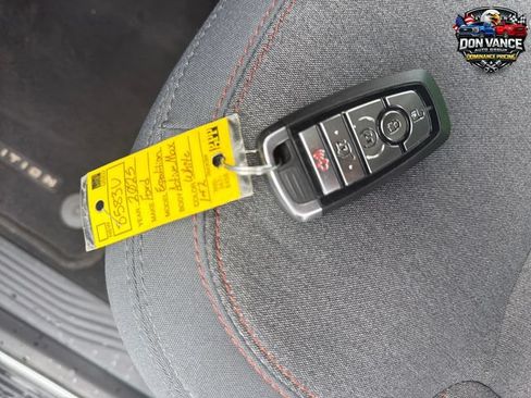 Used 2025 Ford Expedition Max Active AWD/4WD image 28