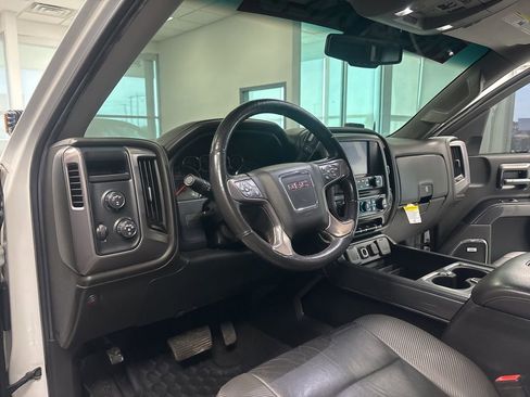 Used 2018 GMC Sierra 1500 SLT w/ All Terrain X Package image 16