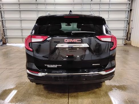 Used 2022 GMC Terrain Denali w/ Black Diamond Edition image 8