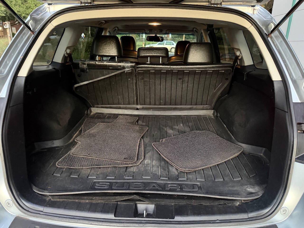 Used 2013 Subaru Outback 2.5i Limited w/ Popular Pkg 3 AWD/4WD image 11
