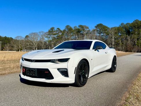 Used 2016 Chevrolet Camaro SS image 11