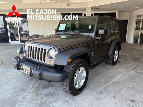 Used 2018 Jeep Wrangler Sport AWD/4WD image 9