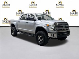 Used 2017 Toyota Tundra SR5 w/ SR5 Upgrade Package AWD/4WD video 3