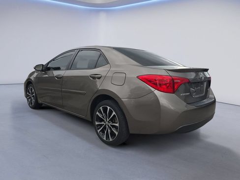 Used 2018 Toyota Corolla SE FWD image 4
