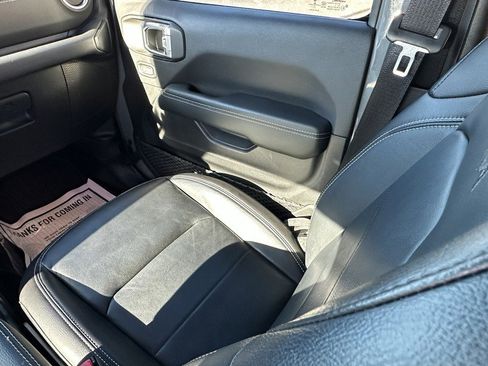 Used 2021 Jeep Wrangler Unlimited Sahara w/ Cold Weather Group image 17