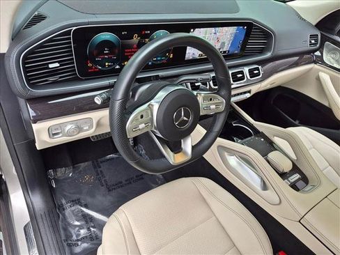 Used 2023 Mercedes-Benz GLS 450 4MATIC image 10