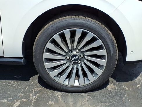 Used 2019 Lincoln Navigator Reserve AWD/4WD image 9