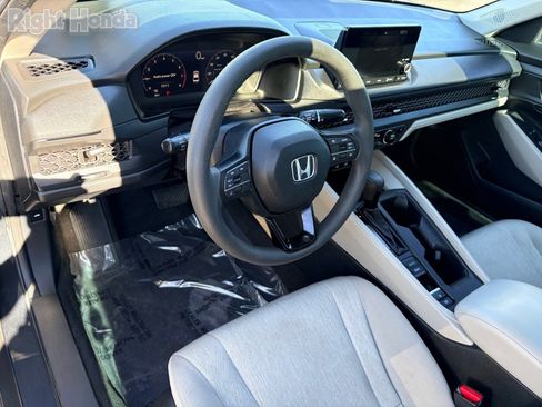 Used 2023 Honda Accord EX image 12