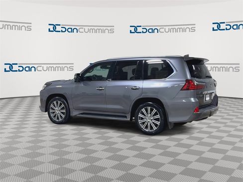 Used 2017 Lexus LX 570 4WD image 11