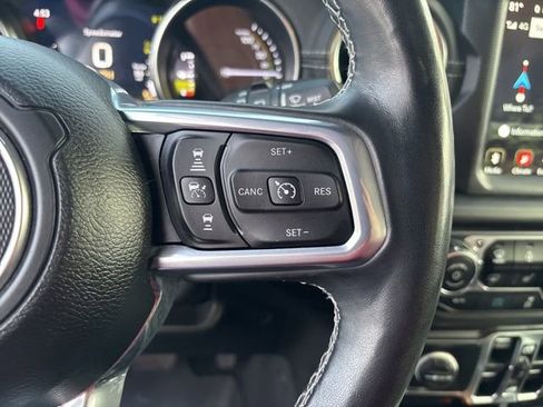 Used 2022 Jeep Wrangler Unlimited Sahara w/ Dual Top Group image 17