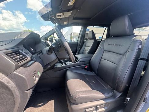 Used 2025 Honda Passport Black Edition image 13