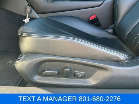Used 2017 INFINITI Q60 3.0t w/ Premium Plus Package 3.0T AWD/4WD image 21