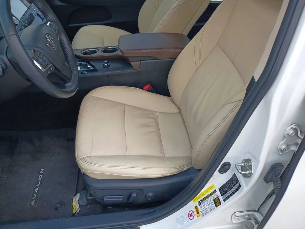 Used 2014 Toyota Avalon XLE Premium FWD image 9