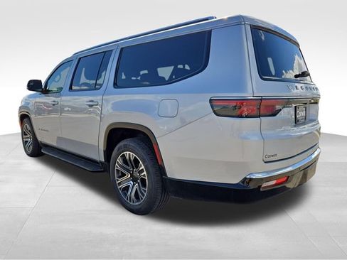 Used 2024 Jeep Wagoneer L Series II w/ Flexible Seating Group AWD/4WD image 13