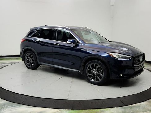 Used 2019 INFINITI QX50 Essential w/ Sensory Package FWD image 3