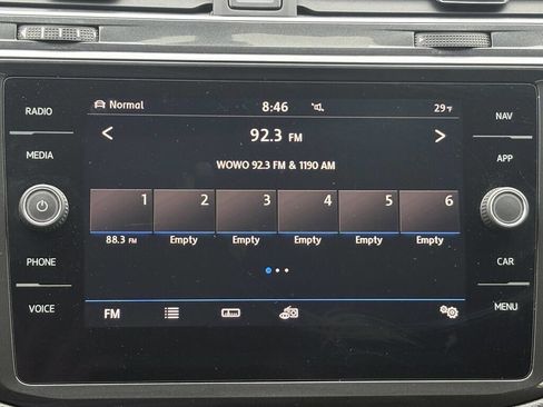 Used 2018 Volkswagen Tiguan SEL w/ 3rd Row Seat Package image 24