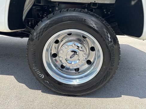 Used 2022 Ford F450 Platinum w/ FX4 Off-Road Package AWD/4WD image 29