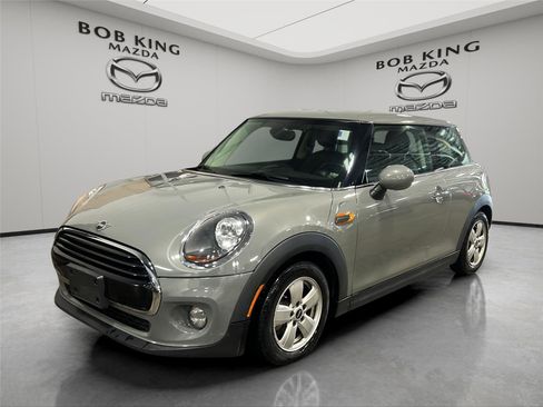 Used 2019 MINI Cooper 2-Door Hardtop w/ Storage Package FWD image 1
