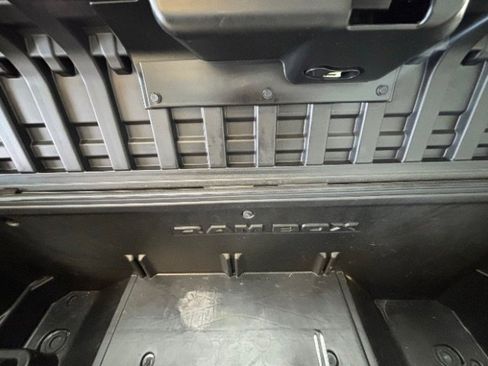 Used 2024 RAM 1500 Laramie AWD/4WD image 17