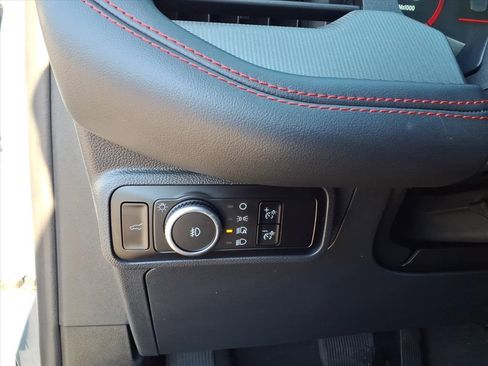 Used 2025 Ford Explorer ST-Line image 33