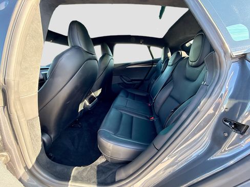 Used 2022 Tesla Model S Plaid image 22