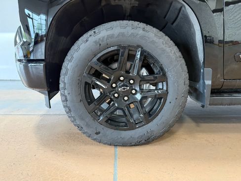 Used 2025 Chevrolet Silverado 1500 High Country w/ Midnight Edition AWD/4WD image 10