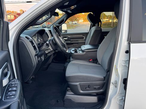 Used 2024 RAM 3500 Big Horn image 17