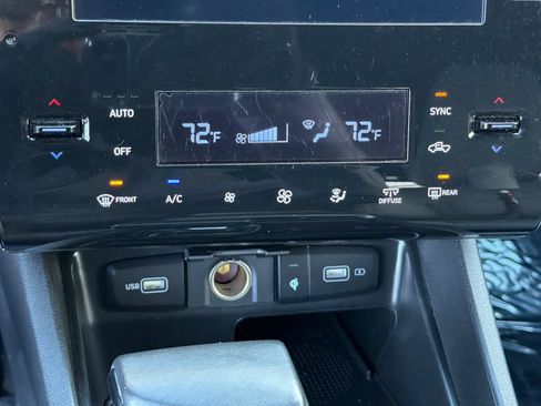 Used 2022 Hyundai Santa Cruz SEL Premium image 21