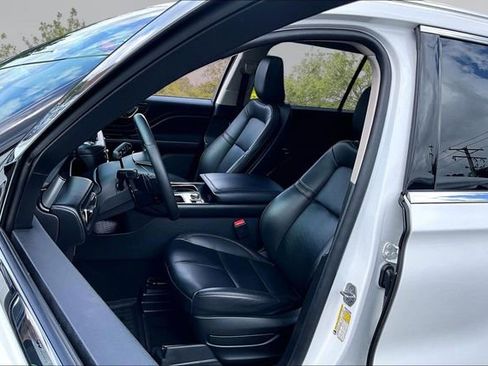 Used 2022 Lincoln Aviator AWD w/ Premium Package image 23