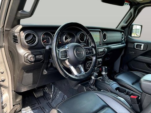 Used 2020 Jeep Wrangler Unlimited Sahara AWD/4WD image 19