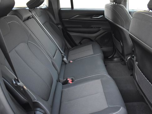 Used 2024 Jeep Grand Cherokee Laredo w/ Trailer Tow Package image 51