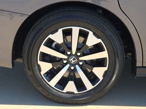 Used 2025 Honda Odyssey EX-L image 9