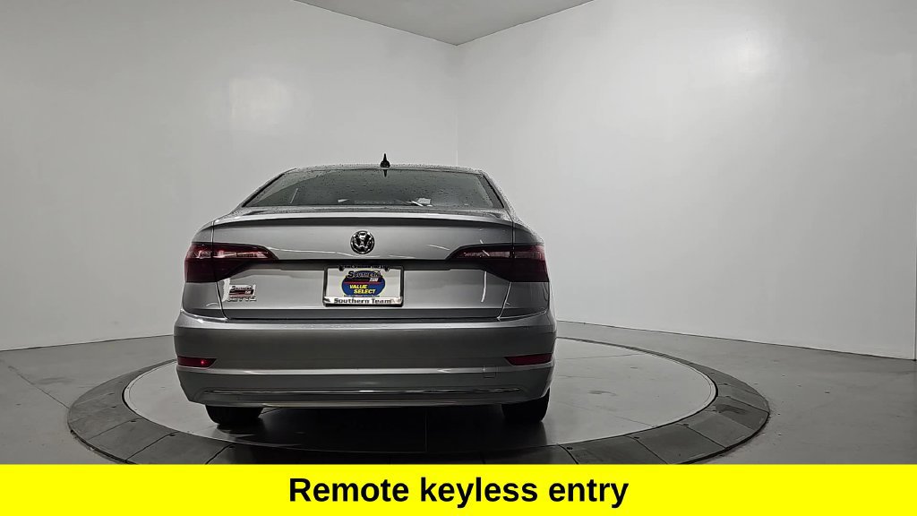 Used 2021 Volkswagen Jetta SE FWD image 4