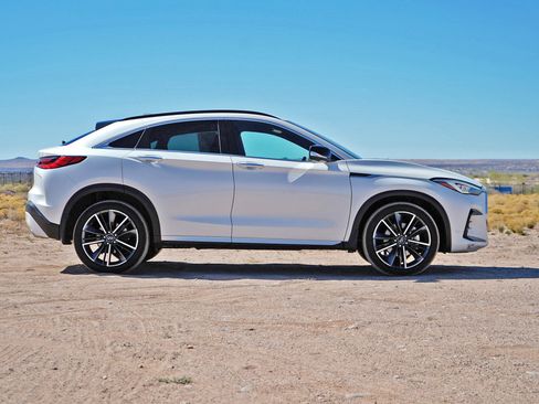 Used 2023 INFINITI QX55 Essential image 11