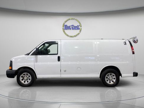 Used 2011 Chevrolet Express 1500 RWD image 3