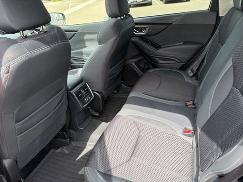 Used 2020 Subaru Forester Premium AWD/4WD image 17